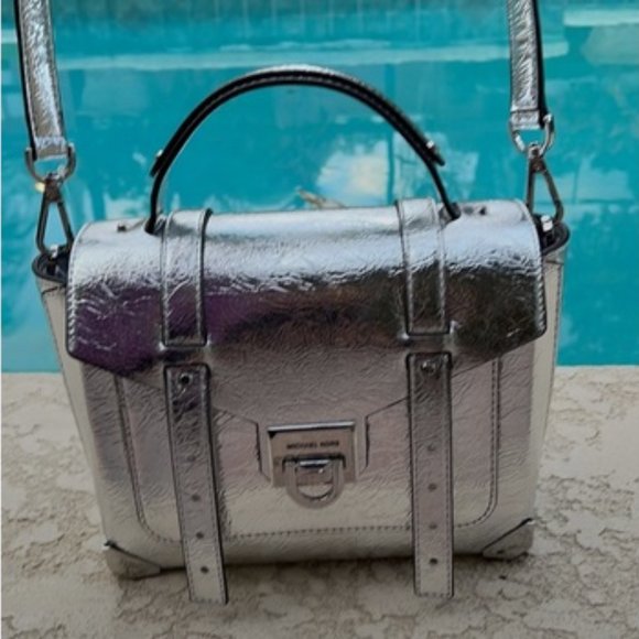 Michael Kors Manhattan Medium School Satchel - Picture 6 of 15